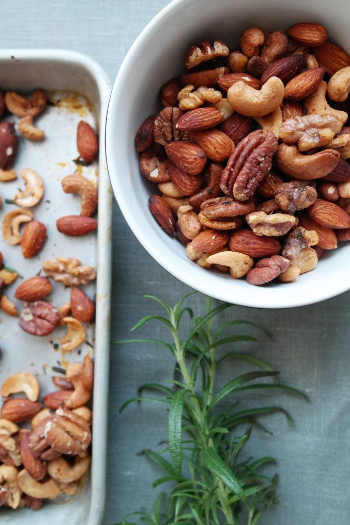 Krydret røstede nøtter