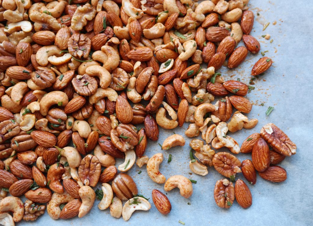 Krydret røstede nøtter